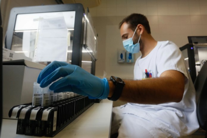 Madrid confirms the first case of the omicron variant in Spain